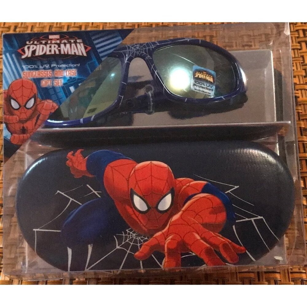 Marvel Ultimate Spider-Man Kid’s Sunglasses  & Case Gift Set, 100% UV Protection